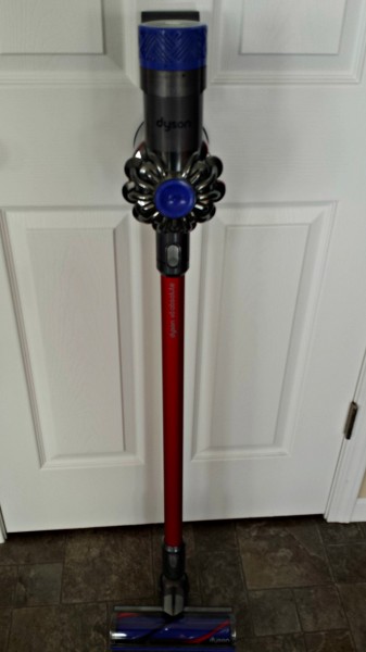 Review of the Dyson - V6 Absolute Bagless Cordless Stick Vacuum #review #vacuum #bestbuy #dyson