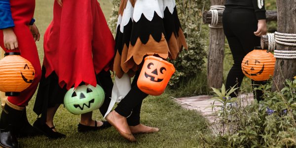 6 Safety Tips to keep your children safe during Halloween